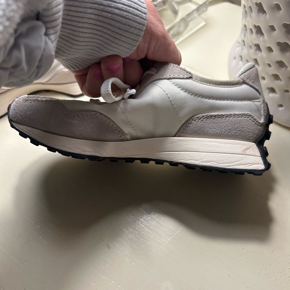 Girls New Balance Sneakers - Picture 3 of 4